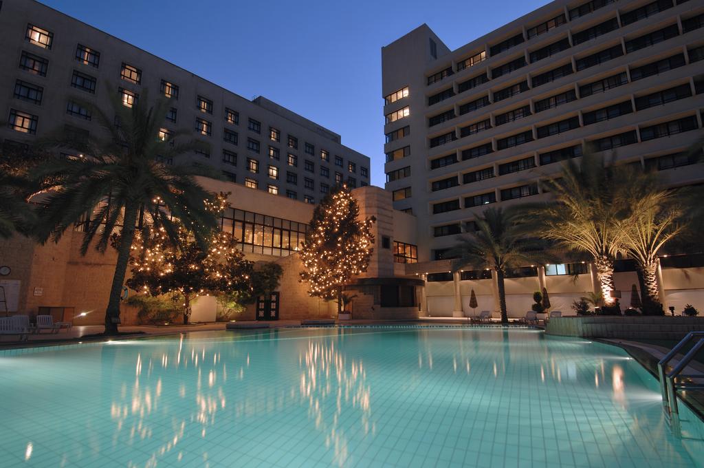 InterContinental Amman Poolside Ambiance