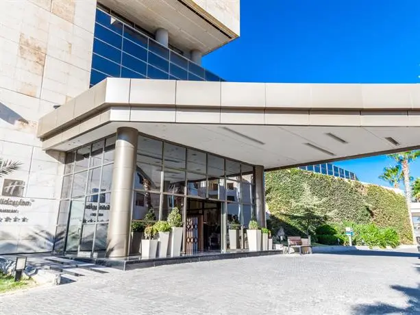 Movenpick Hotel Amman Entrance
