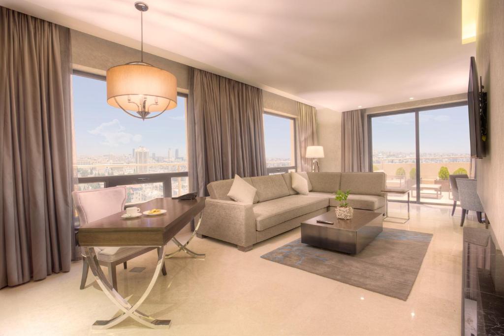 The House Boutique Suites Amman Living Room
