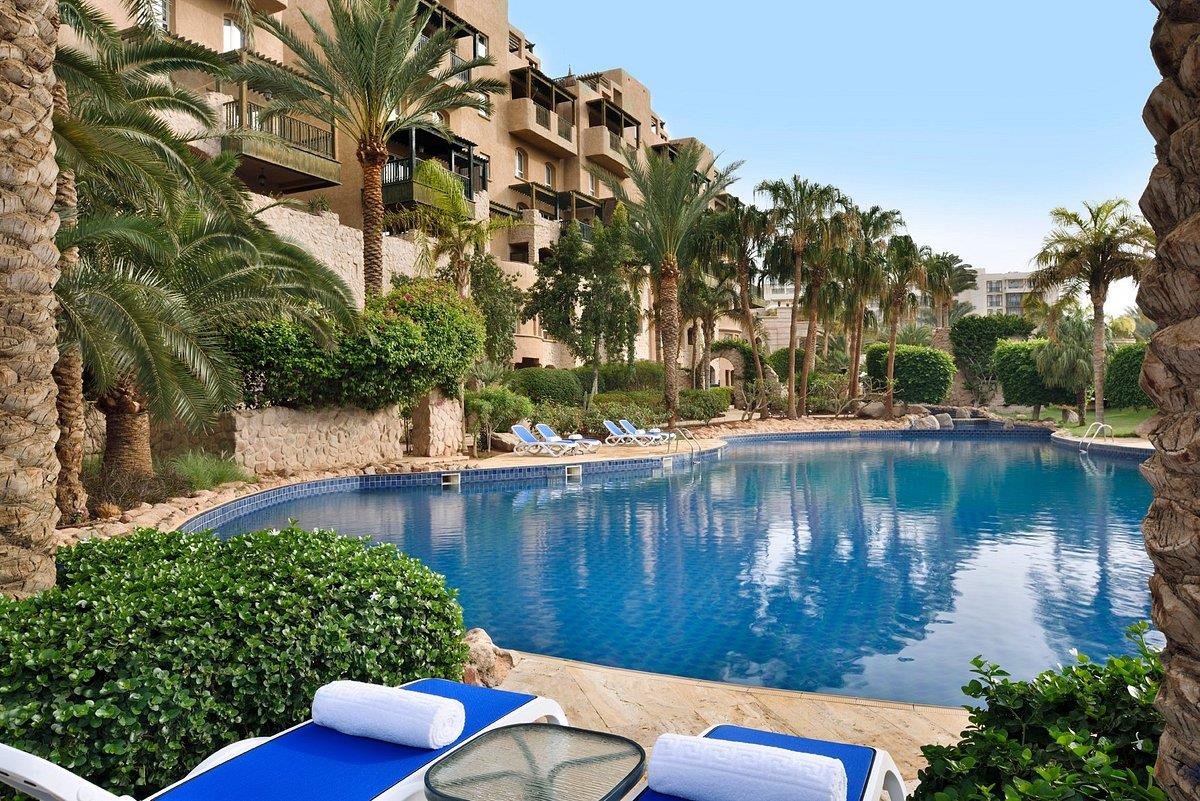Mövenpick Resort & Residence Aqaba Poolside