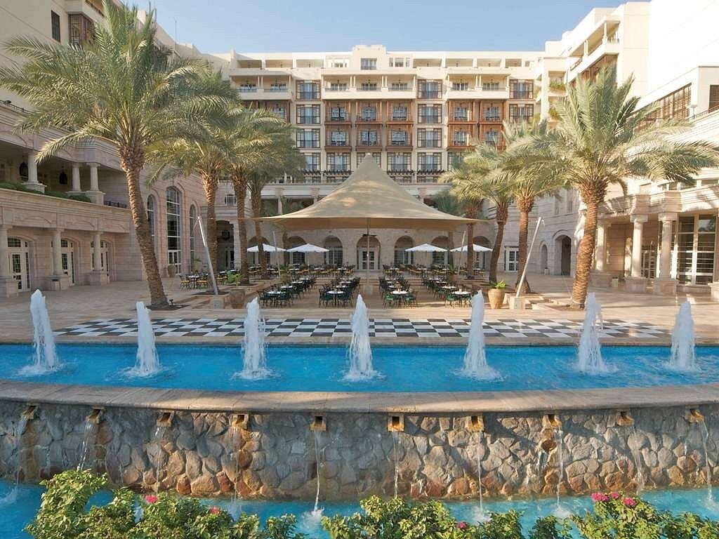 Mövenpick Resort & Residence Aqaba Courtyard