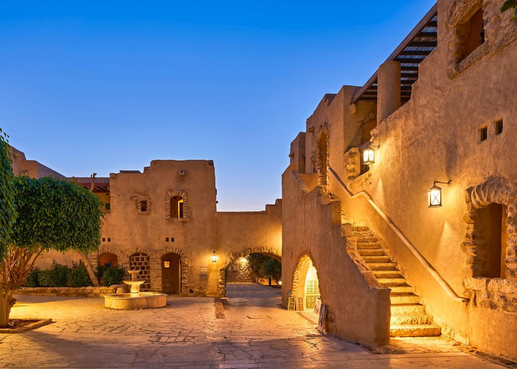 Mövenpick Dead Sea Resort Courtyard