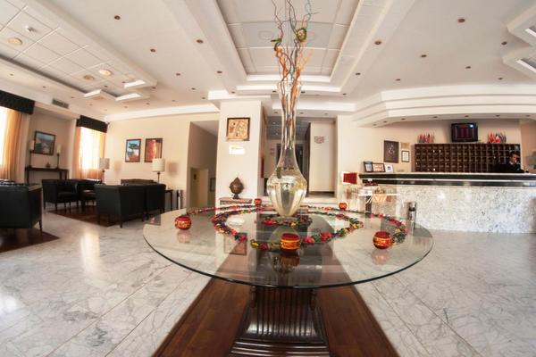 La Maison Petra Hotel Lobby