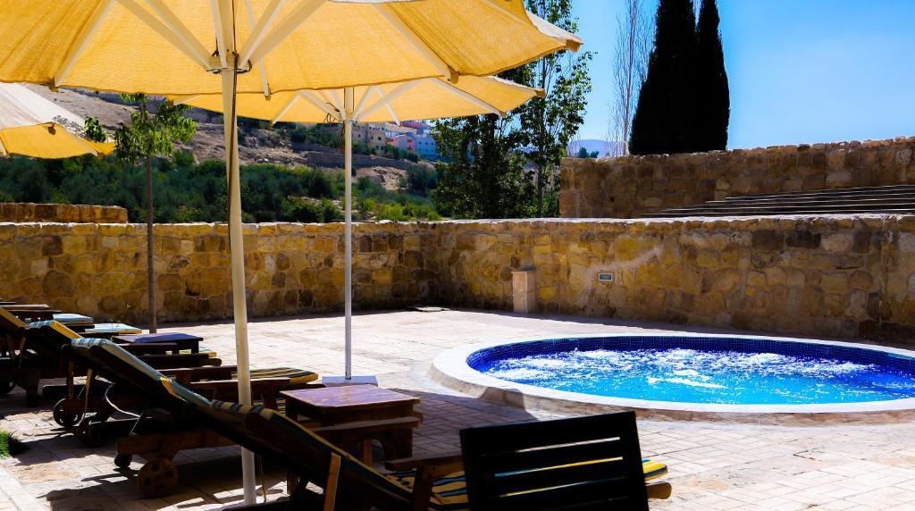 Tranquil Resort Poolside
