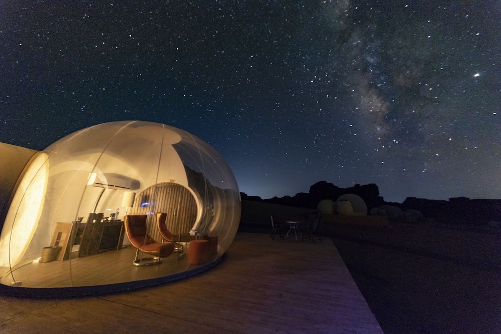 Desert Bubble Suite Under the Stars