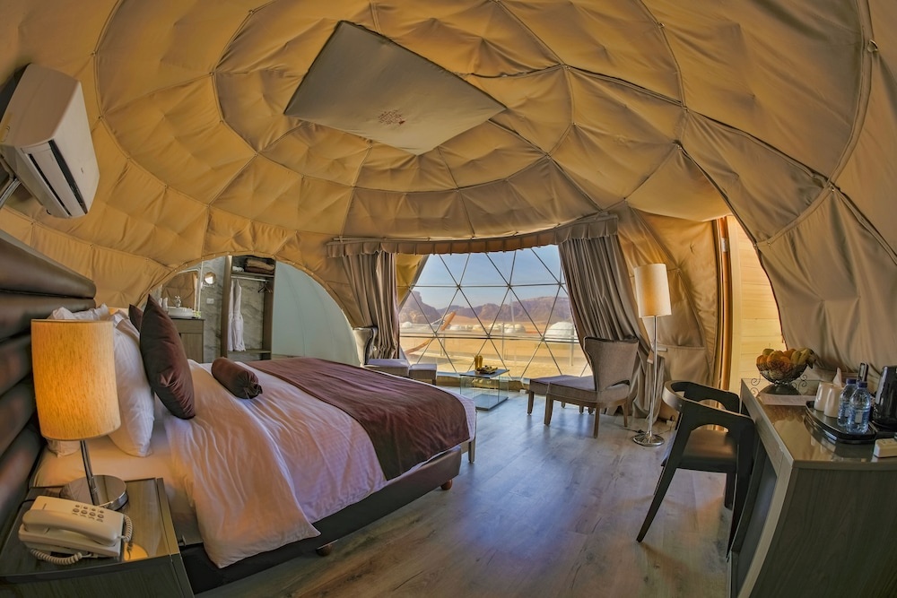 Wadi Rum UFO Luxotel Bubble Tent
