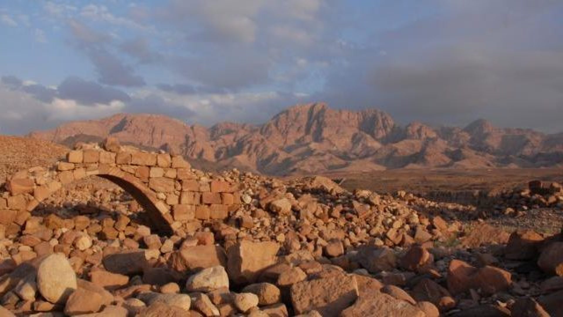 Rocky desert mountain landscape in southern Jordan