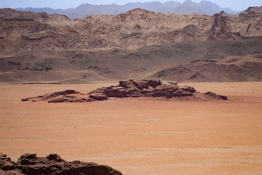 Wadi Rum Full-Day 4×4 Jeep Safari: Valley of the Moon