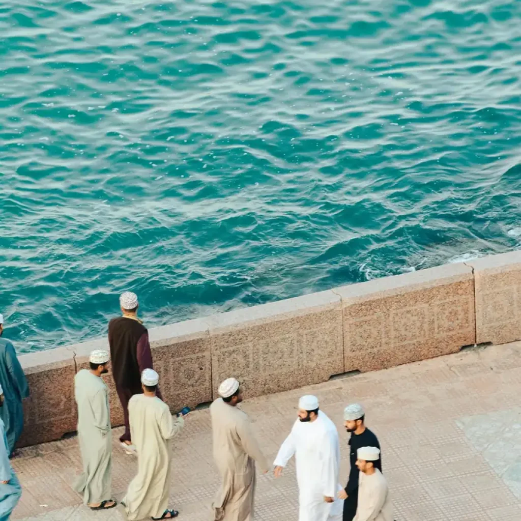 Oman mountain and desert landscape travel guide
